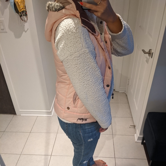 burton rancher puffy vest - Picture 5 of 8